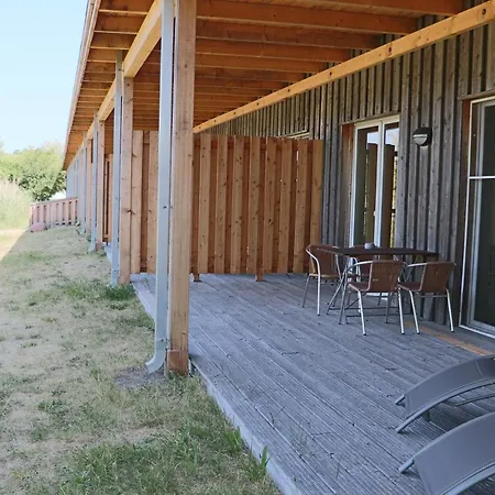 Halbinsel Aparthotel 4*