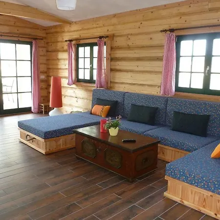 Halbinsel Aparthotel 4*